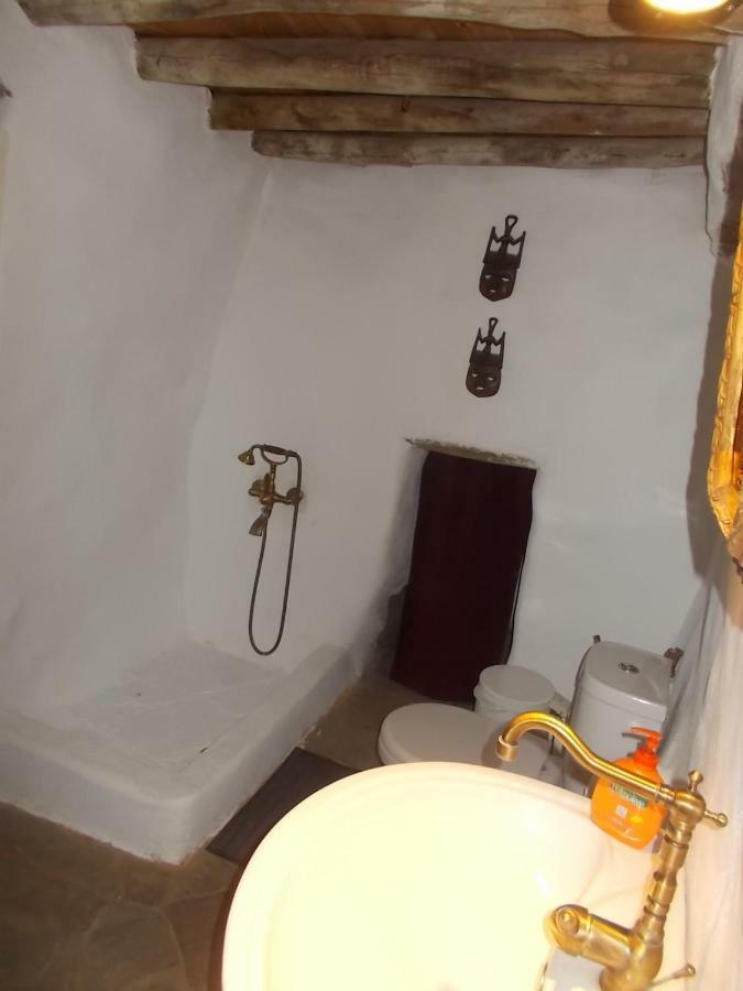 Cyclades Olive Museum's Guest House Pitrofos Extérieur photo