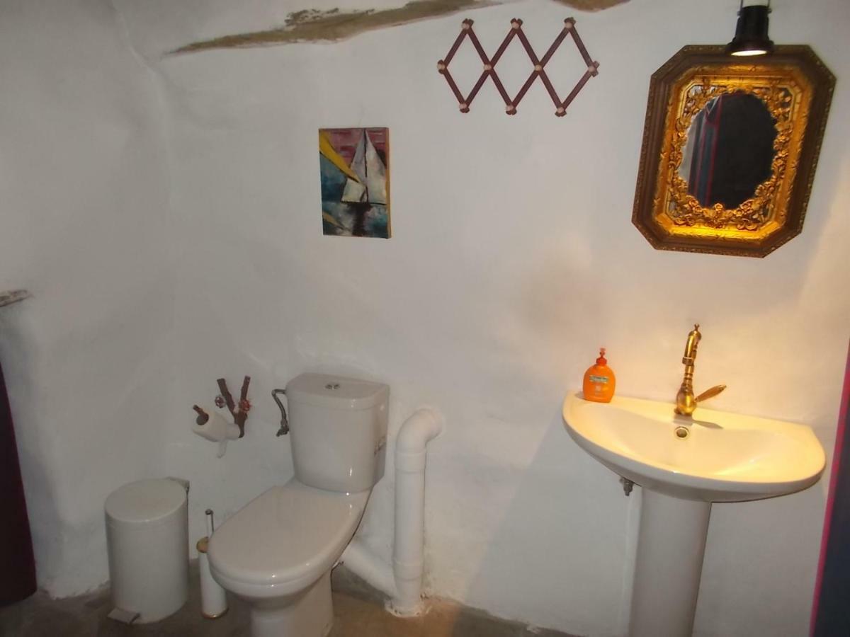 Cyclades Olive Museum's Guest House Pitrofos Extérieur photo