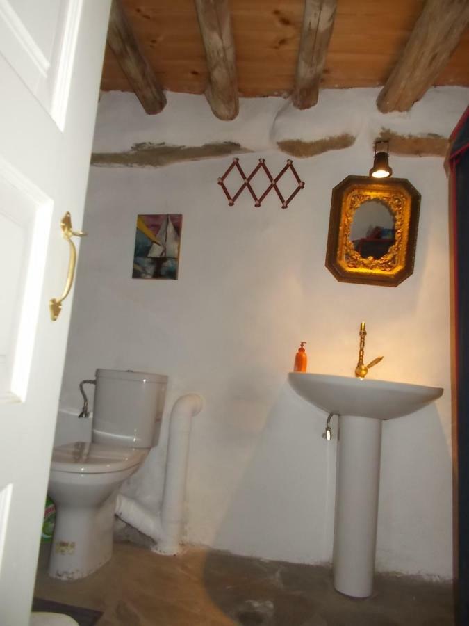 Cyclades Olive Museum's Guest House Pitrofos Extérieur photo