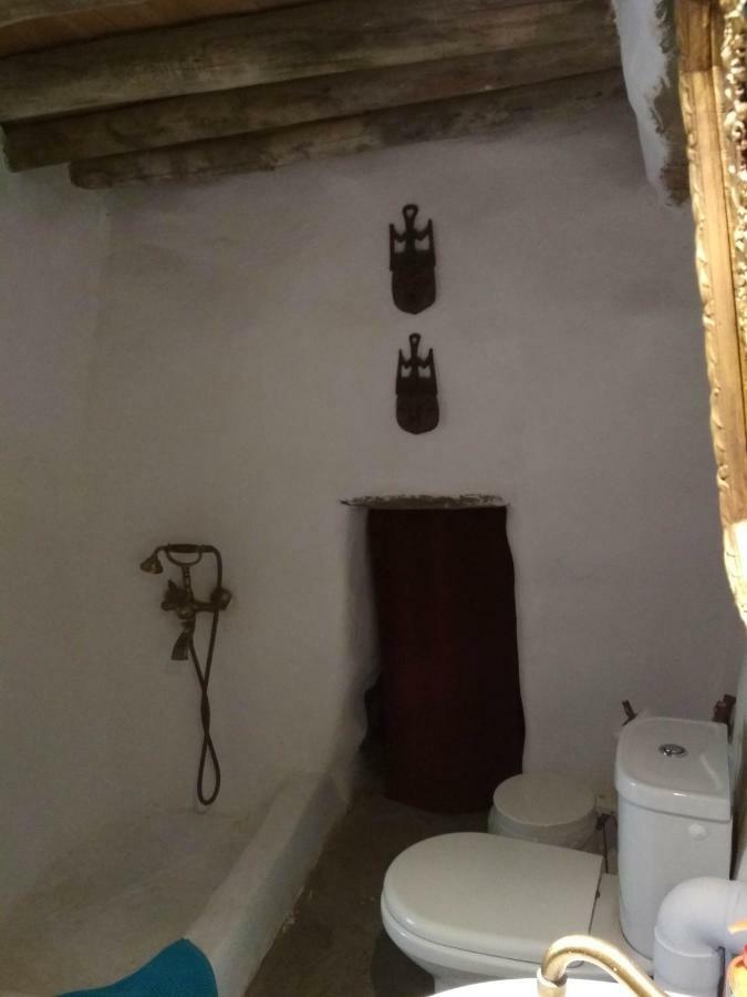 Cyclades Olive Museum's Guest House Pitrofos Extérieur photo